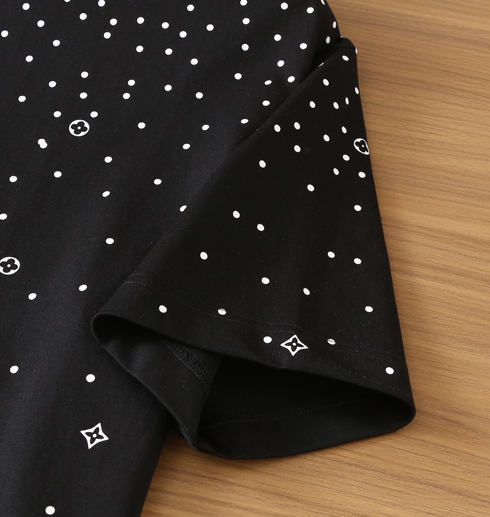 🌾LV 2026春夏新款首发专柜最新款短袖圆领T恤 高端订制 设计前卫时尚！品牌logo重工艺设计 高端