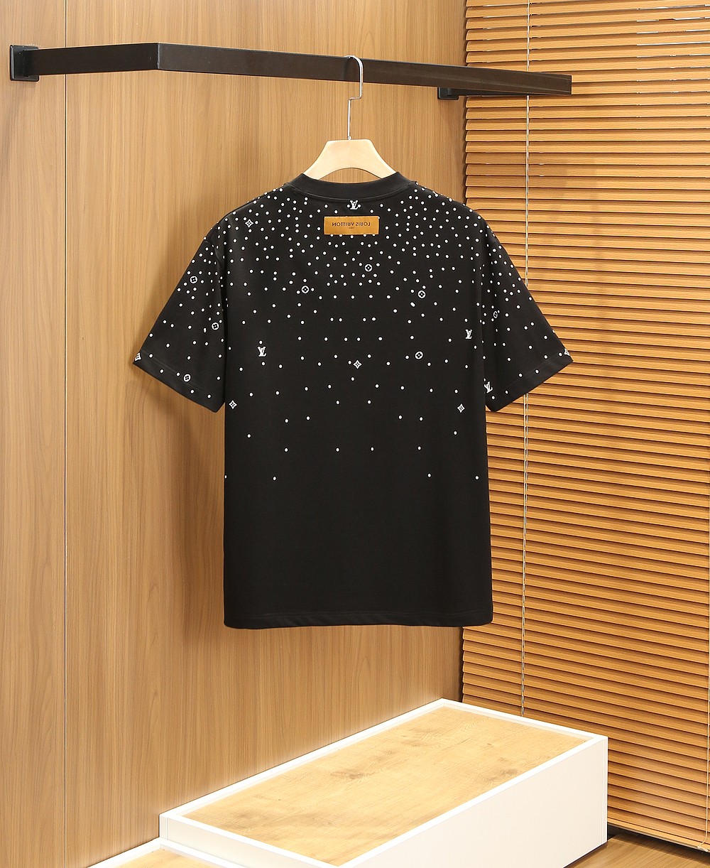 🌾LV 2026春夏新款首发专柜最新款短袖圆领T恤 高端订制 设计前卫时尚！品牌logo重工艺设计 高端