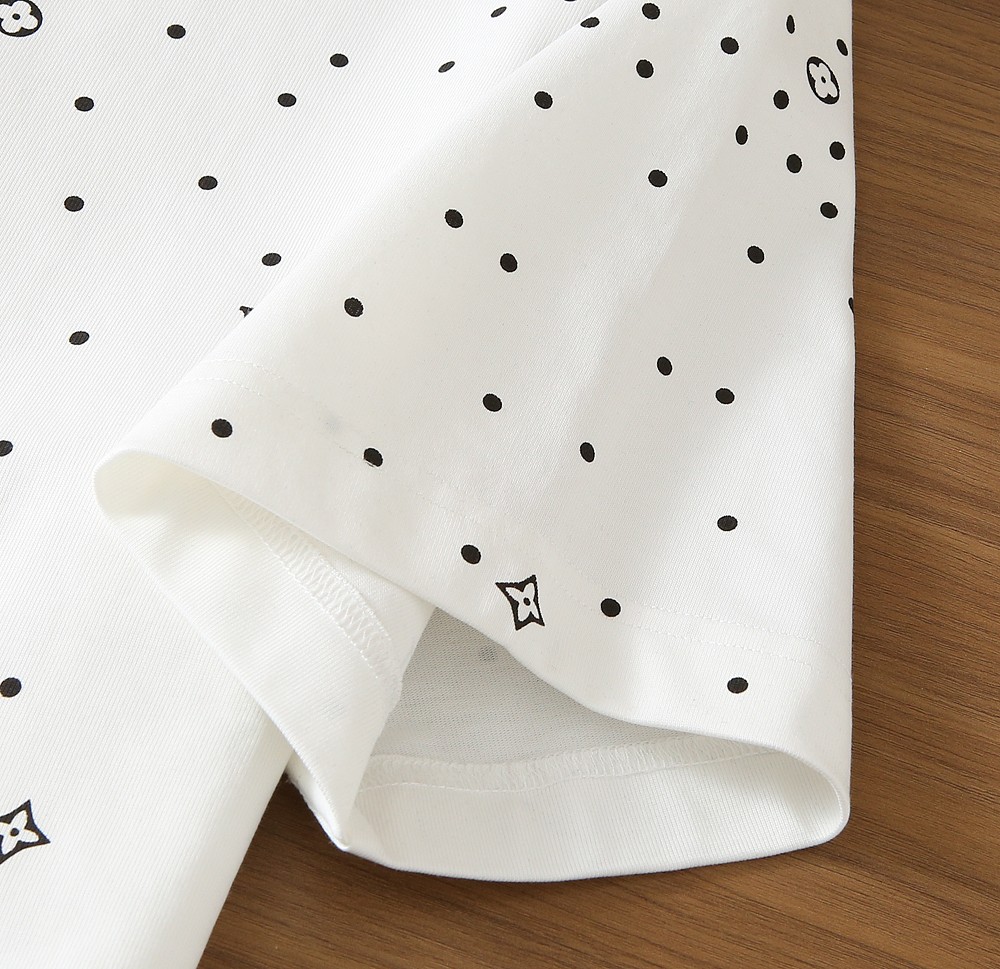 🌾LV 2026春夏新款首发专柜最新款短袖圆领T恤 高端订制 设计前卫时尚！品牌logo重工艺设计 高端