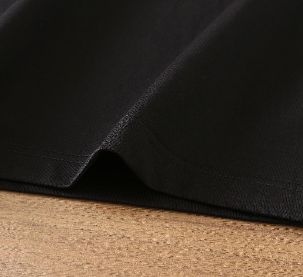 🌾LV 2026春夏新款首发专柜最新款短袖圆领T恤 高端订制 设计前卫时尚！品牌logo重工艺设计 高端