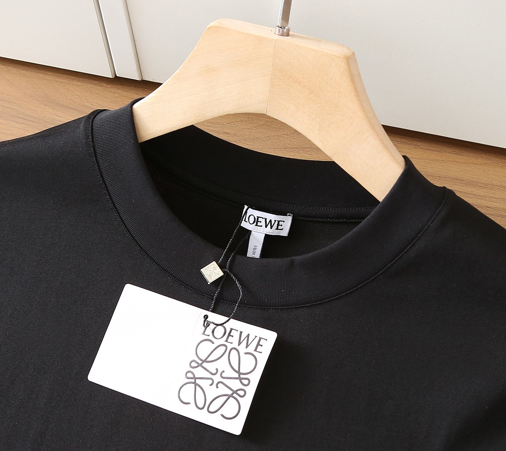🌾罗意威LOEWE2026春夏新款首发专柜最新款短袖圆领T恤 高端订制 设计前卫时尚！品牌logo重工艺