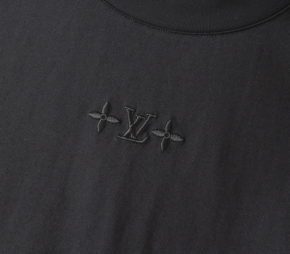 🌾LV 2026春夏新款首发专柜最新款短袖圆领T恤 高端订制 设计前卫时尚！品牌logo重工艺设计 高端