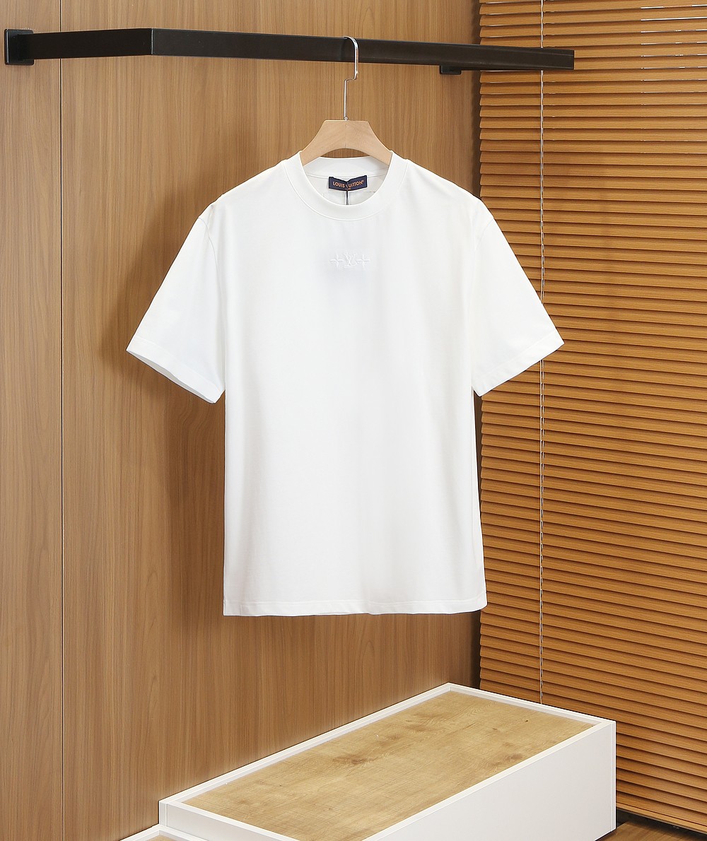 🌾LV 2026春夏新款首发专柜最新款短袖圆领T恤 高端订制 设计前卫时尚！品牌logo重工艺设计 高端