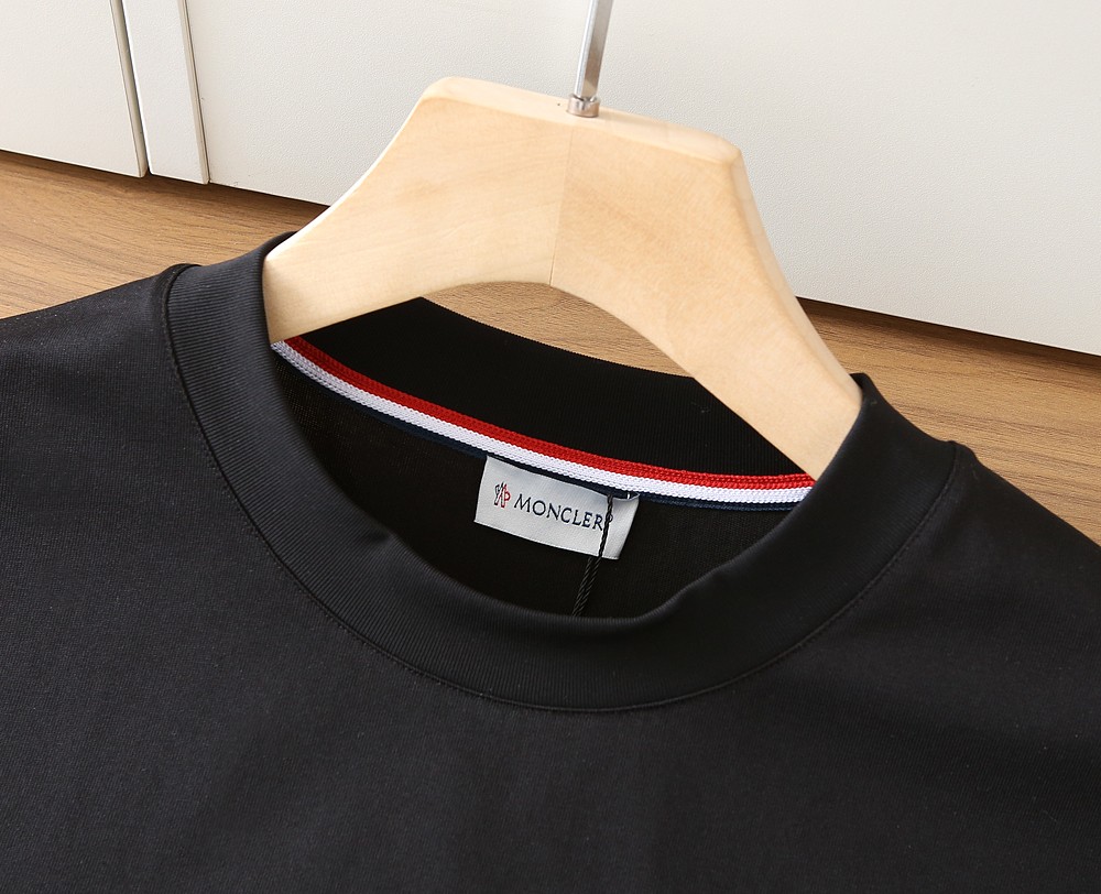 🌾蒙口2026春夏新款首发专柜最新款短袖圆领T恤 高端订制 设计前卫时尚！品牌logo重工艺设计 高端定