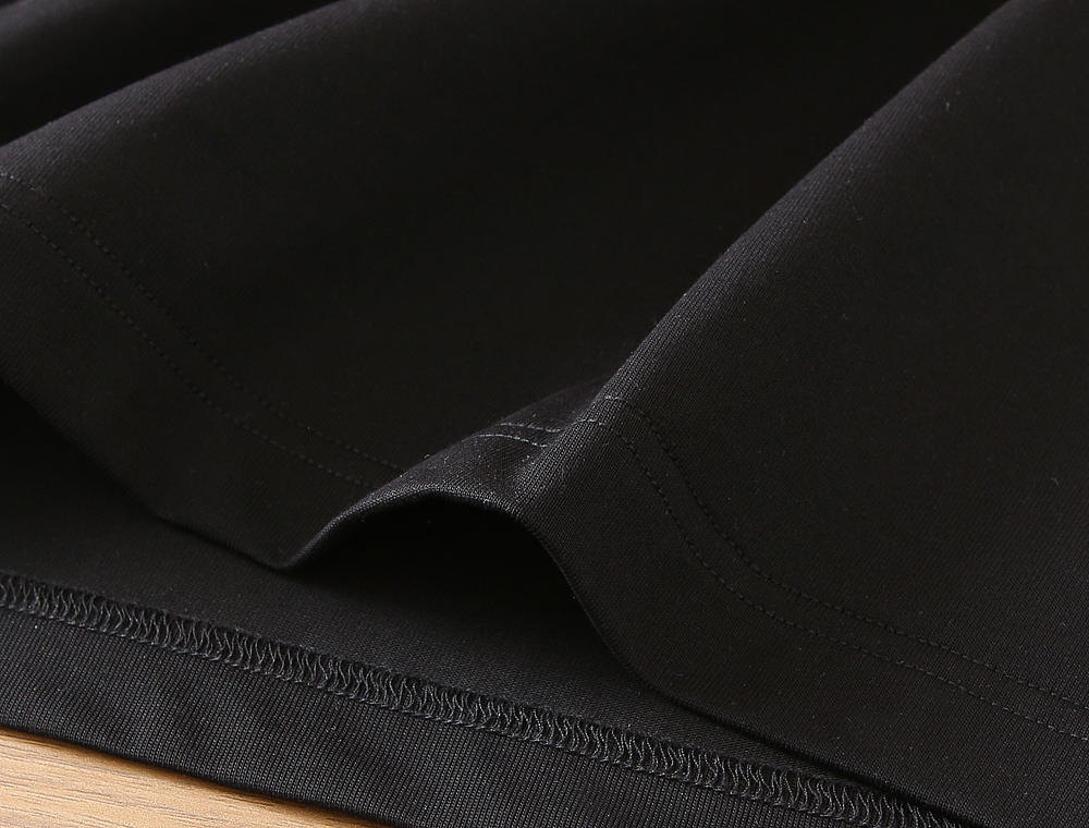 🌾华伦天奴 2026春夏新款首发专柜最新款短袖圆领T恤 高端订制 设计前卫时尚！品牌logo重工艺设计 