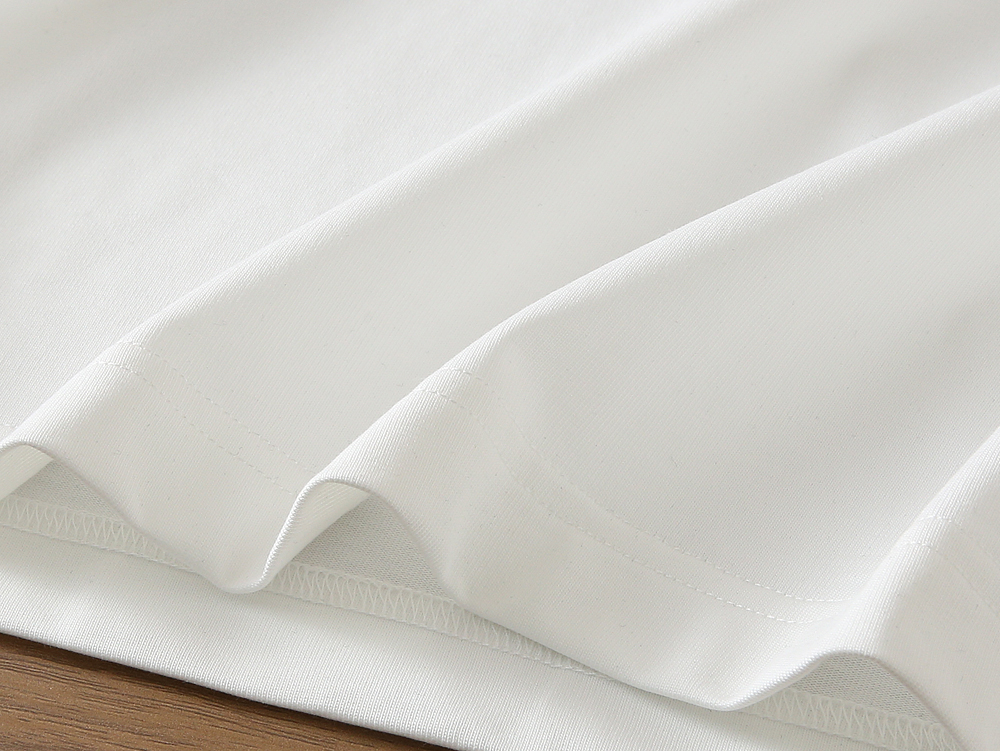 🌾华伦天奴 2026春夏新款首发专柜最新款短袖圆领T恤 高端订制 设计前卫时尚！品牌logo重工艺设计 