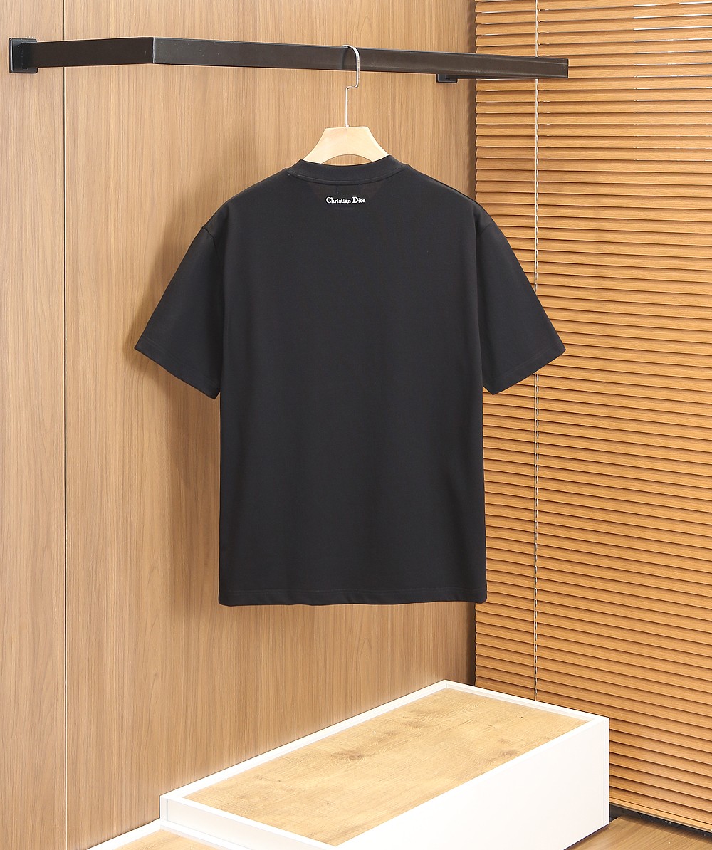 🌾迪奥 2026春夏新款首发专柜最新款短袖圆领T恤 高端订制 设计前卫时尚！品牌logo重工艺设计 高端