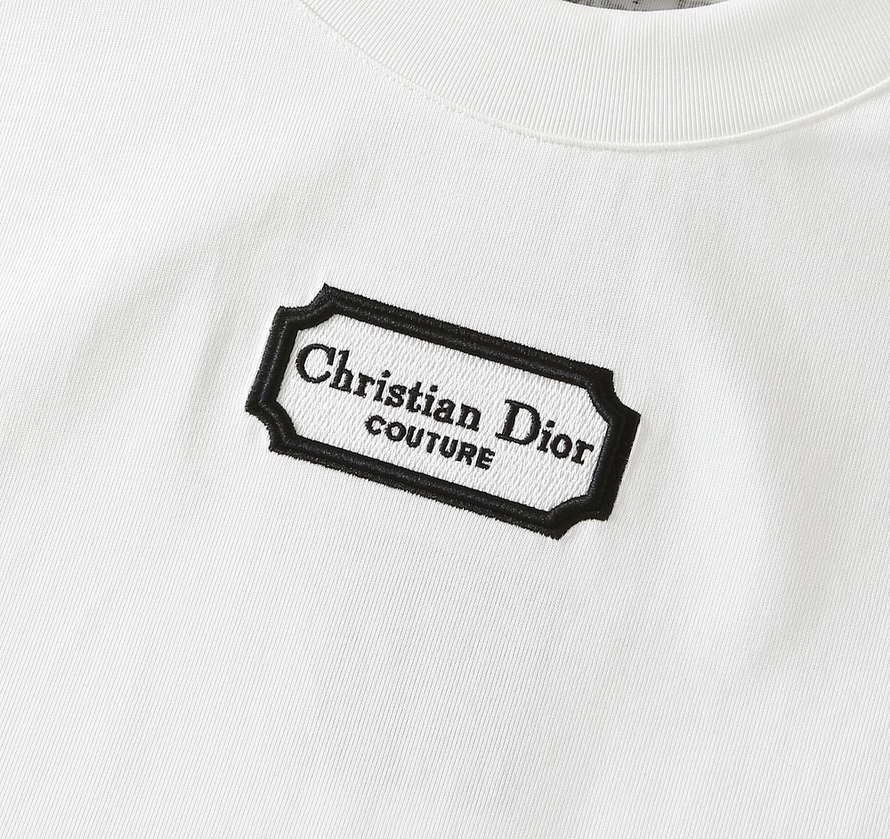 🌾迪奥 2026春夏新款首发专柜最新款短袖圆领T恤 高端订制 设计前卫时尚！品牌logo重工艺设计 高端