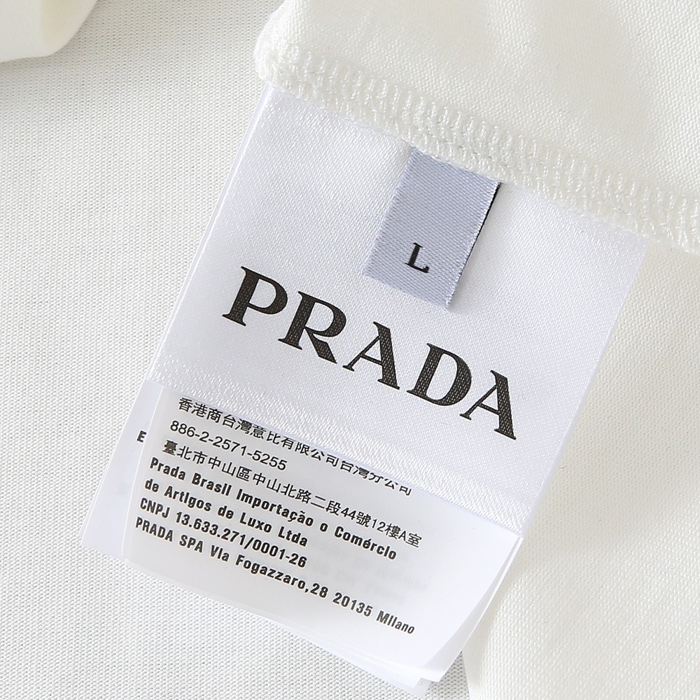 🌾普拉达PRADA2026春夏新款首发专柜最新款短袖圆领T恤 高端订制 设计前卫时尚！品牌logo重工艺