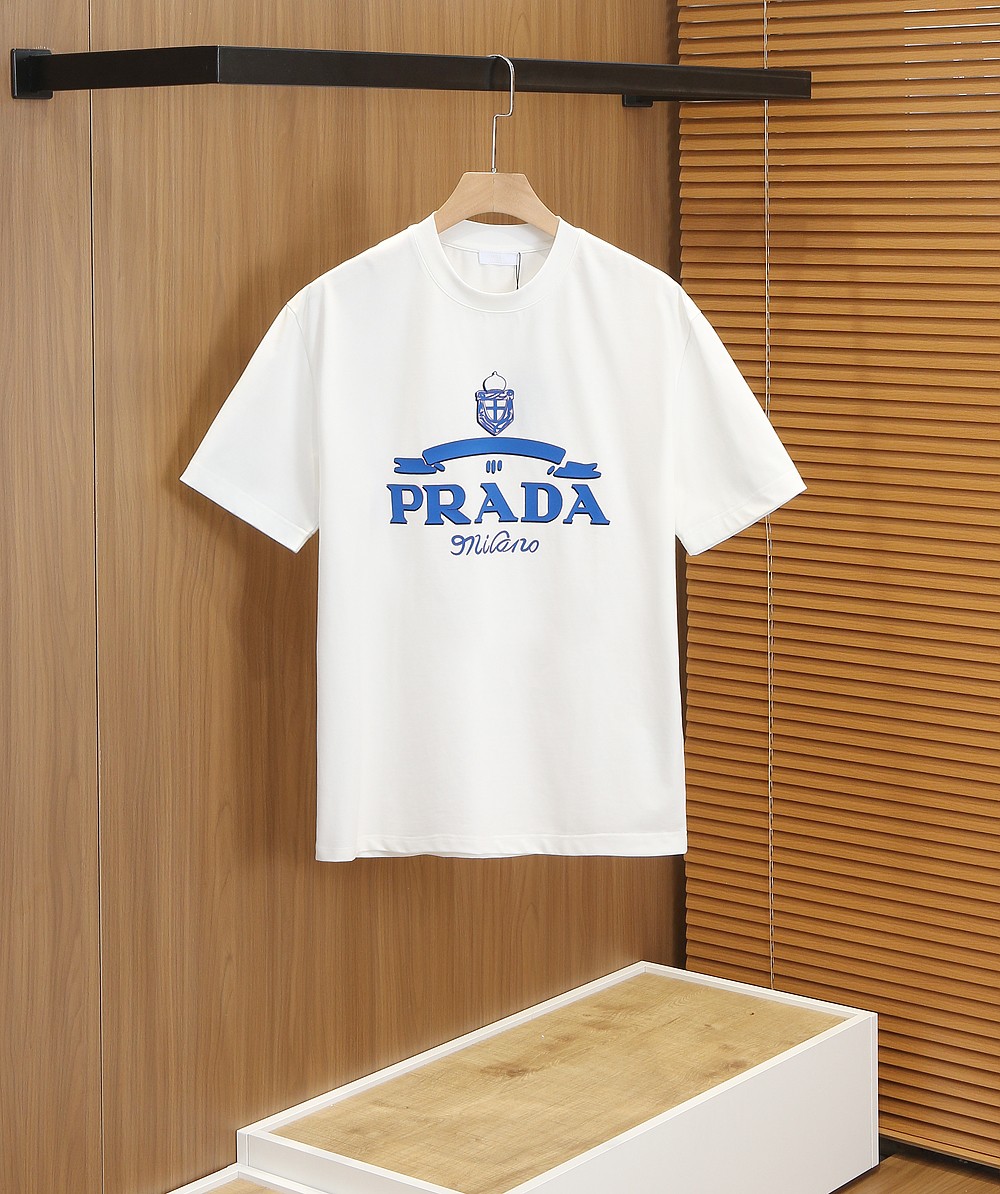 🌾普拉达PRADA2026春夏新款首发专柜最新款短袖圆领T恤 高端订制 设计前卫时尚！品牌logo重工艺