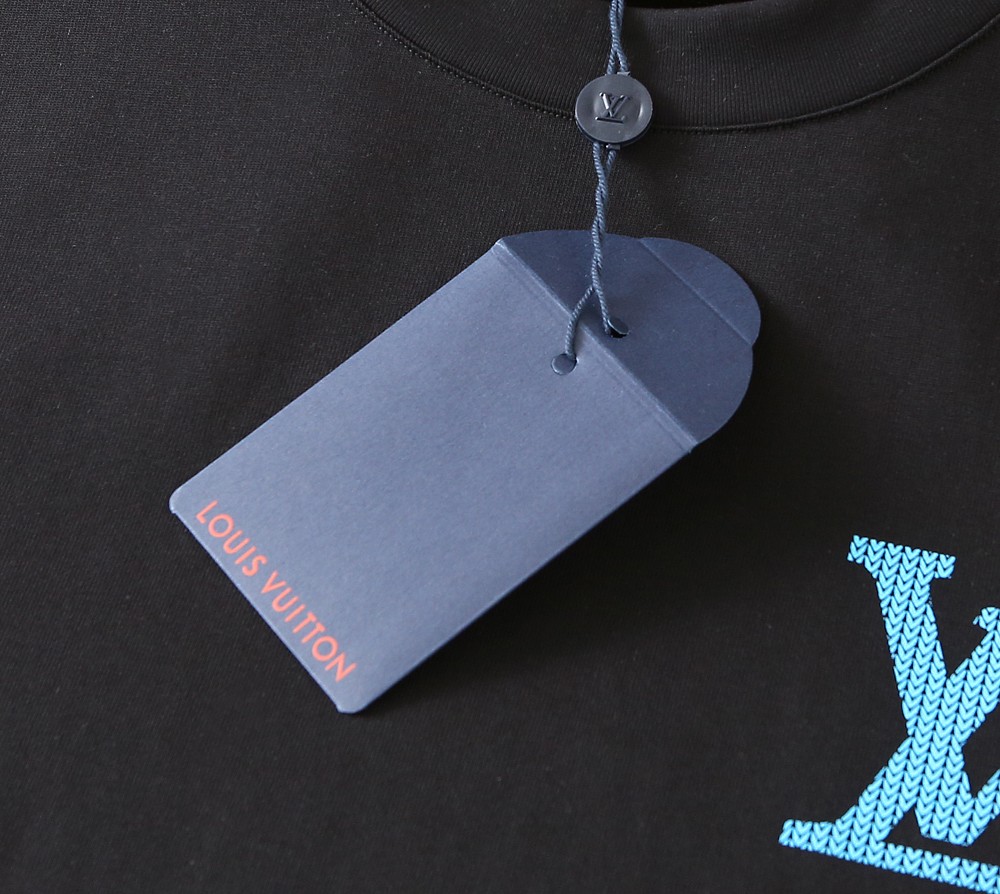 🌾LV 2026春夏新款首发专柜最新款短袖圆领T恤 高端订制 设计前卫时尚！品牌logo重工艺设计 高端