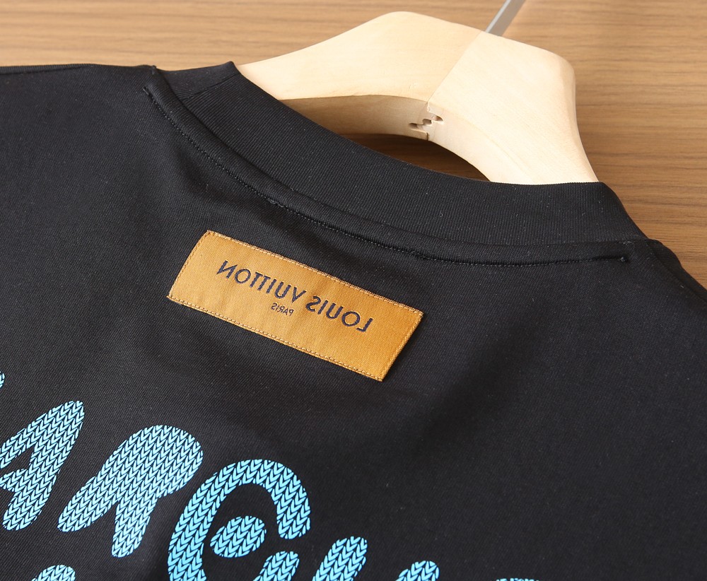 🌾LV 2026春夏新款首发专柜最新款短袖圆领T恤 高端订制 设计前卫时尚！品牌logo重工艺设计 高端