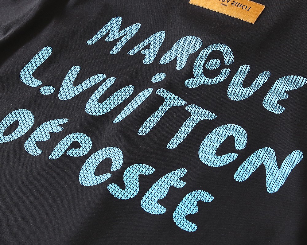 🌾LV 2026春夏新款首发专柜最新款短袖圆领T恤 高端订制 设计前卫时尚！品牌logo重工艺设计 高端