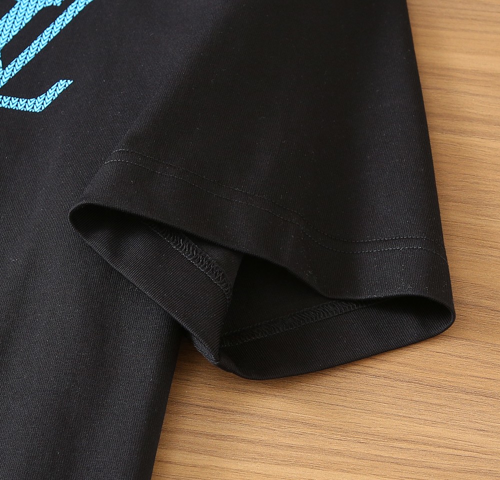 🌾LV 2026春夏新款首发专柜最新款短袖圆领T恤 高端订制 设计前卫时尚！品牌logo重工艺设计 高端