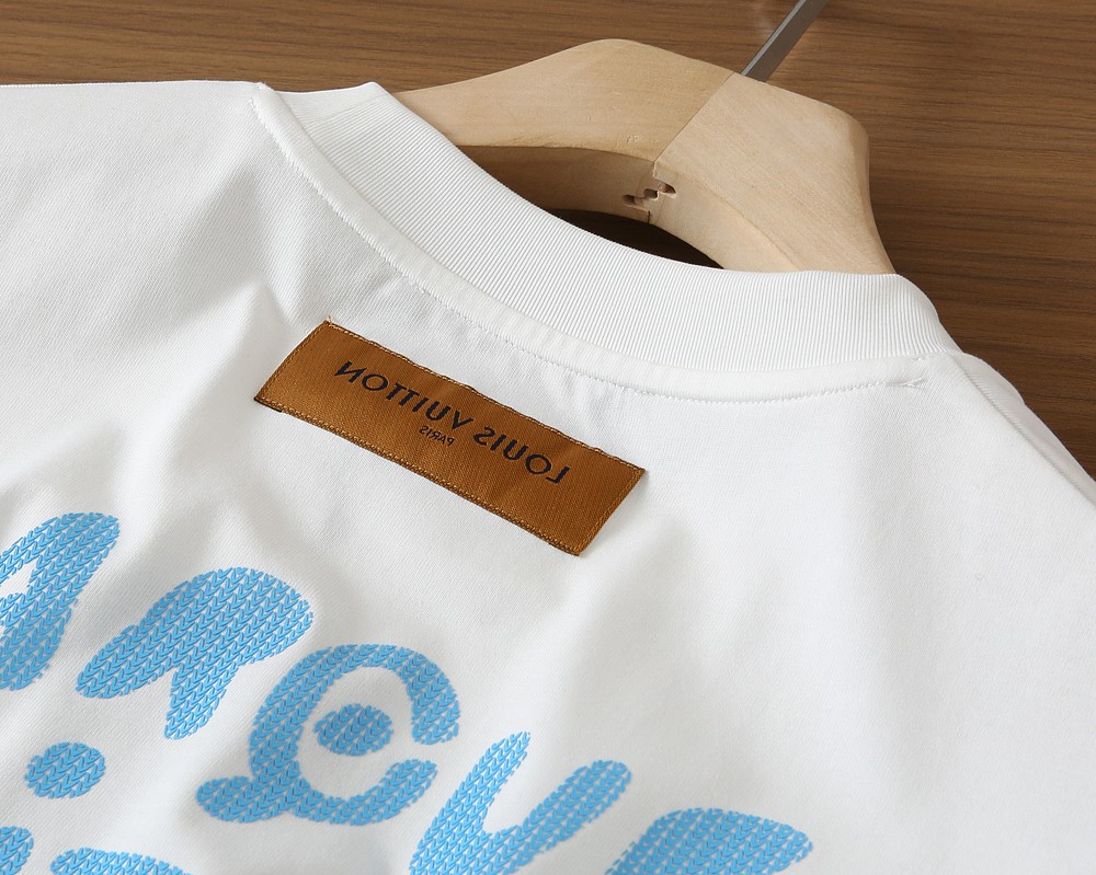 🌾LV 2026春夏新款首发专柜最新款短袖圆领T恤 高端订制 设计前卫时尚！品牌logo重工艺设计 高端