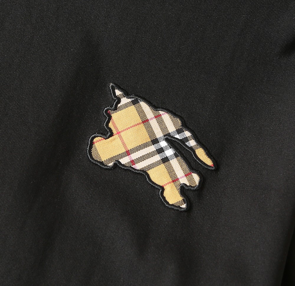 🌾巴宝莉2026春夏新款首发专柜最新款短袖圆领T恤 高端订制 设计前卫时尚！品牌logo重工艺设计 高端