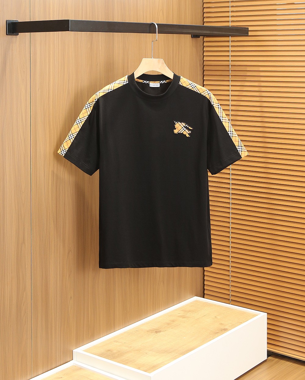 🌾巴宝莉2026春夏新款首发专柜最新款短袖圆领T恤 高端订制 设计前卫时尚！品牌logo重工艺设计 高端