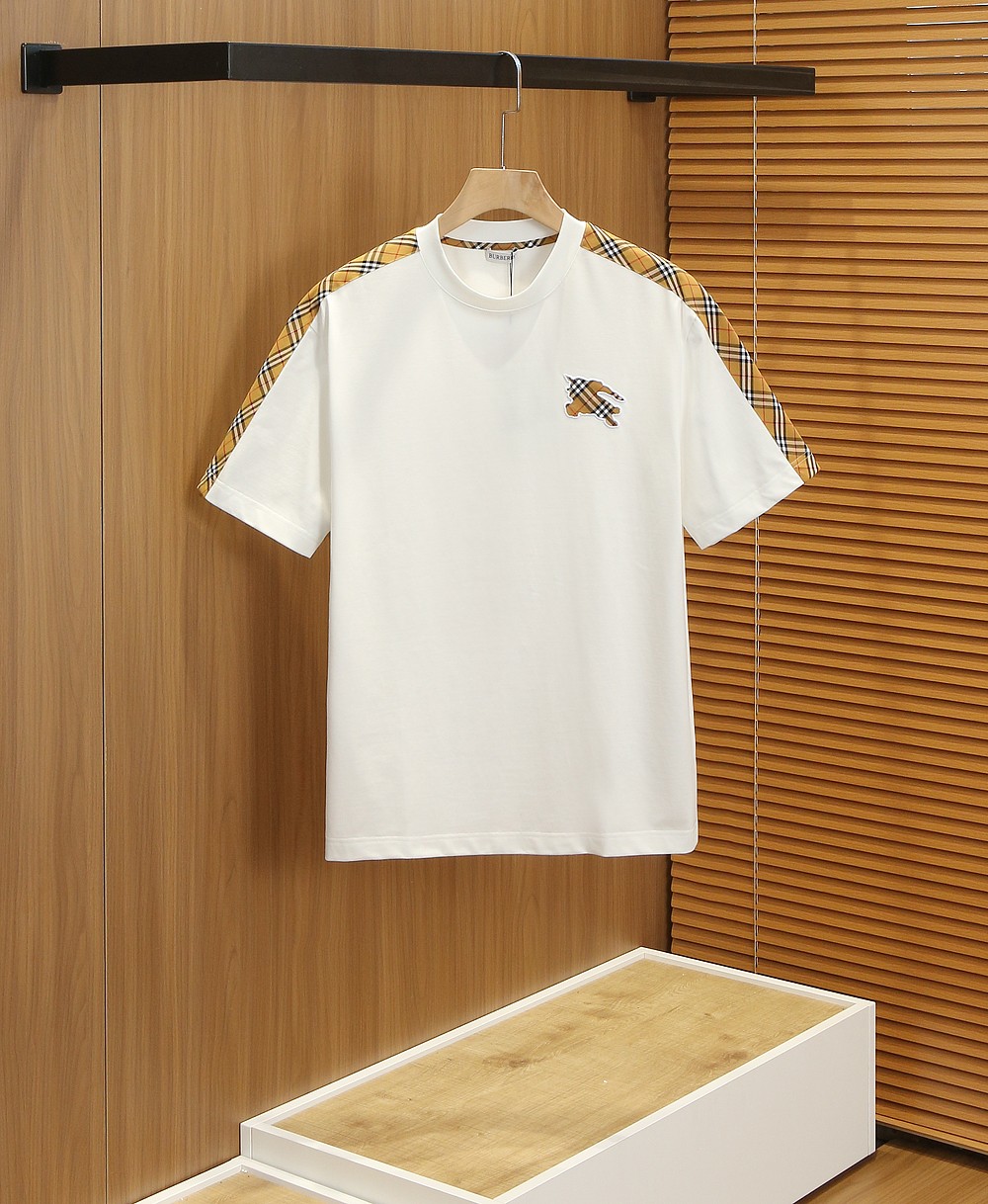 🌾巴宝莉2026春夏新款首发专柜最新款短袖圆领T恤 高端订制 设计前卫时尚！品牌logo重工艺设计 高端