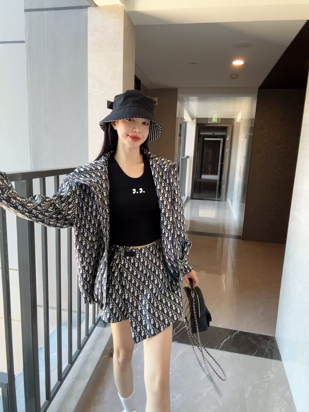 P984 HIGH-END QUALITY WOMEN ‘ S CLOTHES WITH PACKAGING CDS – ❤❤❤ 2025.// NEW PRODUCT - 图片 1