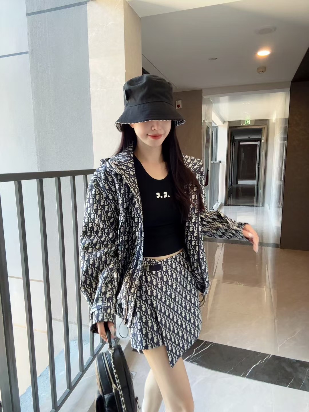 P984 HIGH-END QUALITY WOMEN ‘ S CLOTHES WITH PACKAGING CDS – ❤❤❤ 2025.// NEW PRODUCT - 图片 3