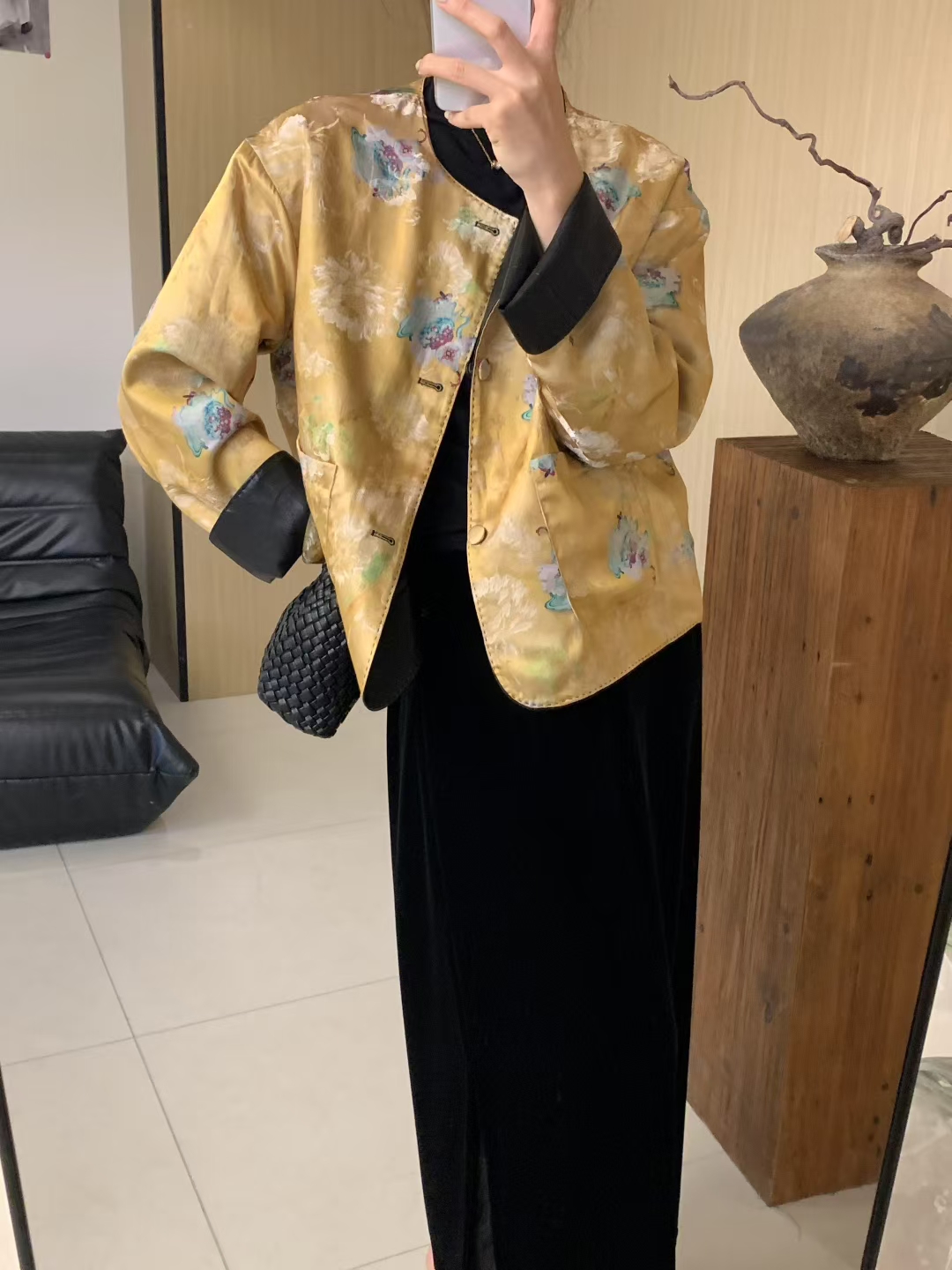 “Chinese Protein Skincare: Quality Women’s Outfits with Fragrance Bags & Dust-proof Features” - 图片 2