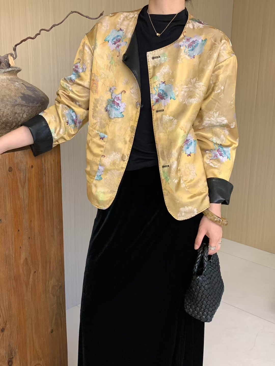“Chinese Protein Skincare: Quality Women’s Outfits with Fragrance Bags & Dust-proof Features” - 图片 3