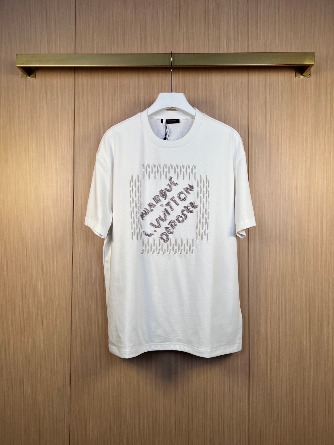 Louis Vuitton Men's White Marque L. Vuitton Depose T-Shirt Crew Neck Top