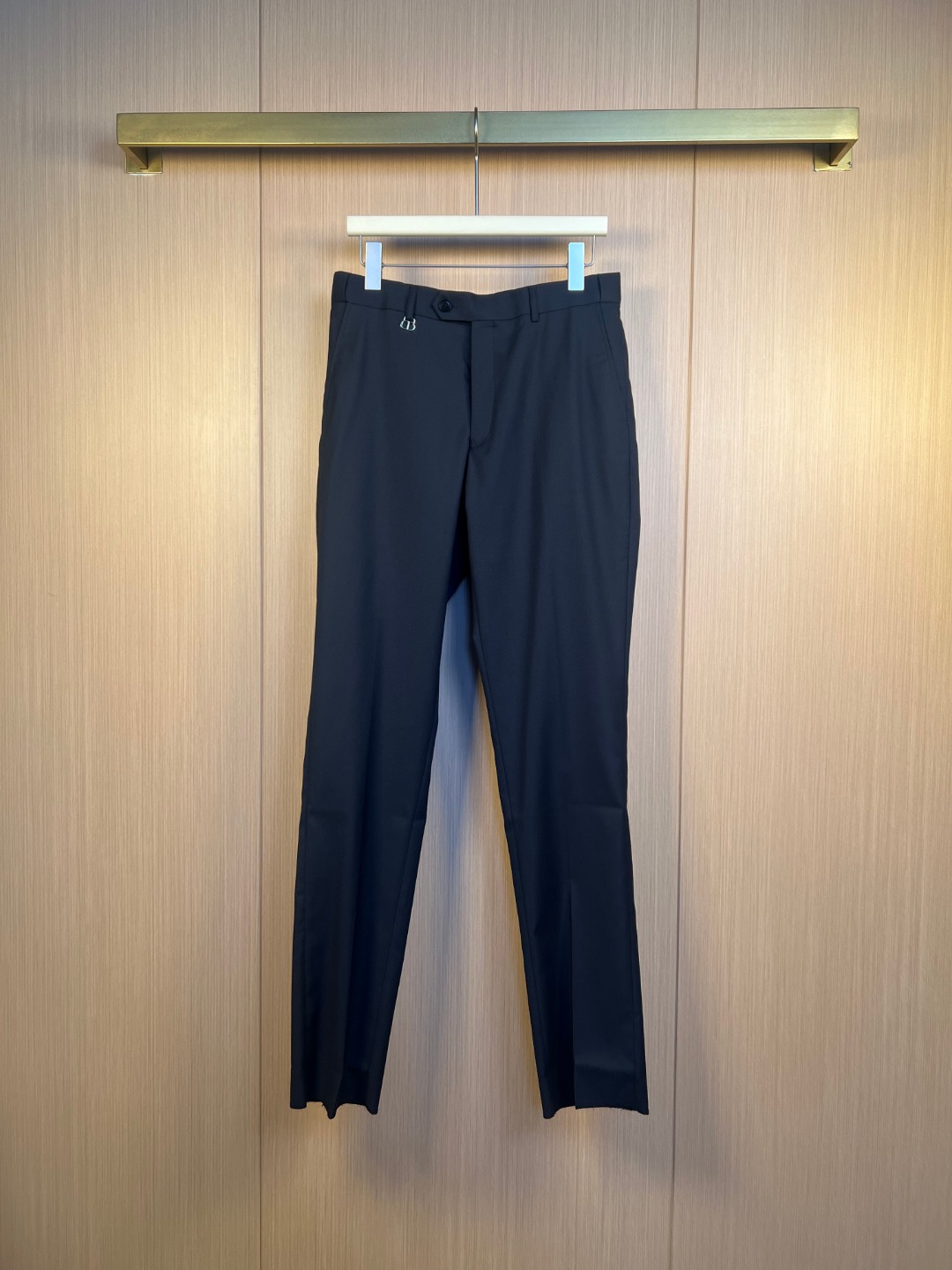 Dior 同步新品迪奥/Dior 2025年春秋男士 蓝色 商务休闲轻便西裤 整体轮廓趋于简约风格