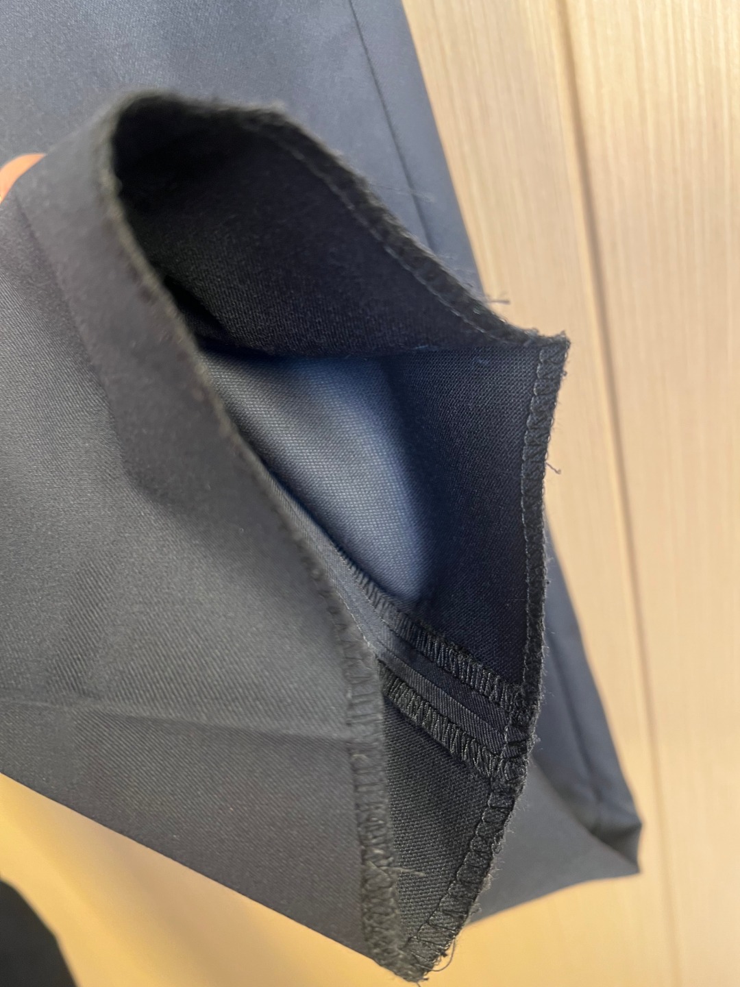 Dior 同步新品迪奥/Dior 2025年春秋男士 蓝色 商务休闲轻便西裤 整体轮廓趋于简约风格
