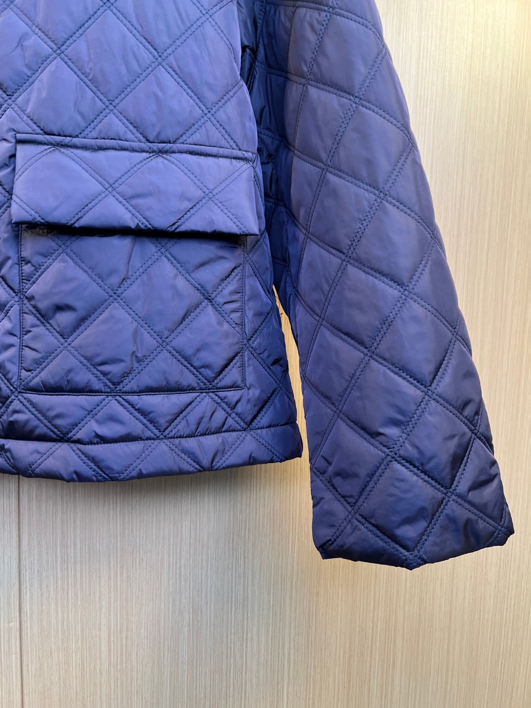 Classic Louis Vuitton Quilted Jacket, Elegant and Warm Outerwear for Style 2 o 1j7pckqer1jlo12h253u1mlug5c1