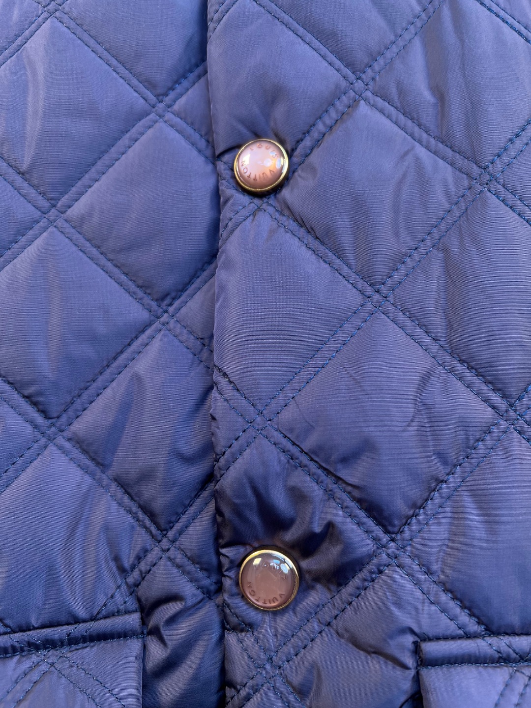 Classic Louis Vuitton Quilted Jacket, Elegant and Warm Outerwear for Style 3 o 1j7pckqerms1rv6sds1q221ped2