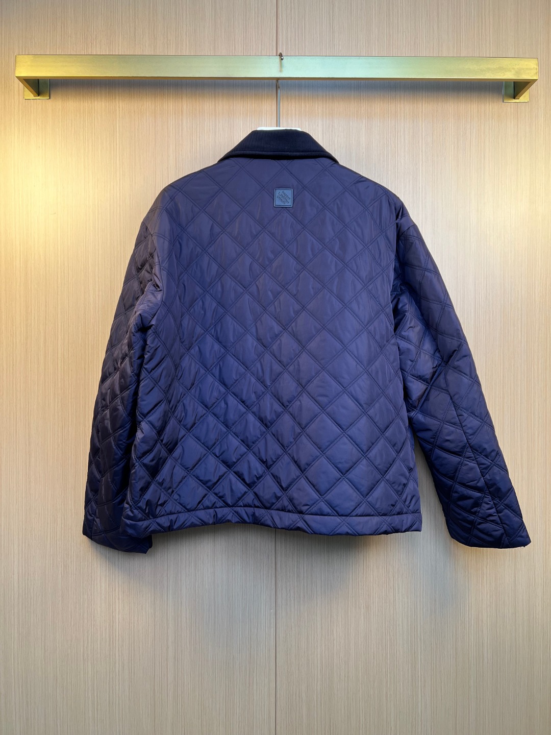 Classic Louis Vuitton Quilted Jacket, Elegant and Warm Outerwear for Style 8 o 1j7pckqetucvbue7no16r61lsh7