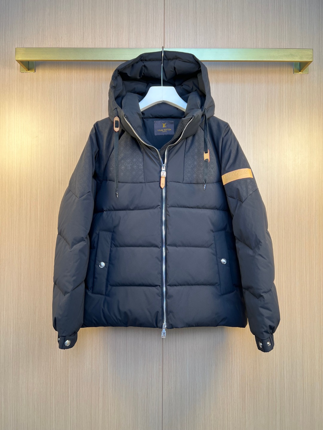 NO:639201,1V Louis logo embossed steel-printed presbyopic stitching hooded national standard 90 white duck down jacket size 48 50 52 54 56, Louis Vuitton-clothing, louis vuitton, jackets & coats, down jacket, hats, alexander wang198609091V路易 徽标压花钢印老花拼接连帽国标90白鸭绒羽绒服外套 尺寸48 50 52 54 56,路易威登-服装,louis vuitton,jackets & coats,down jacket,hats,alexander wang,Women's clothing
