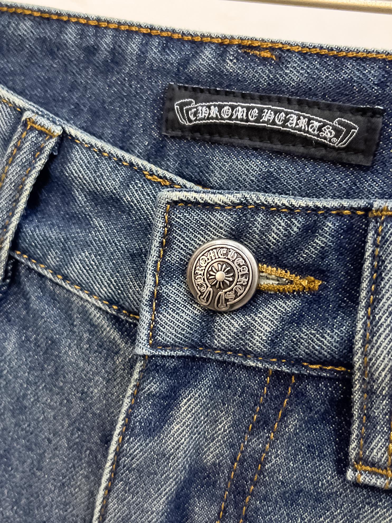 官网专柜同步有售，原单狠货，超级有范儿的一款牛仔裤，定制原版水洗牛仔面料，独特设计，顶级印花工艺字母图案