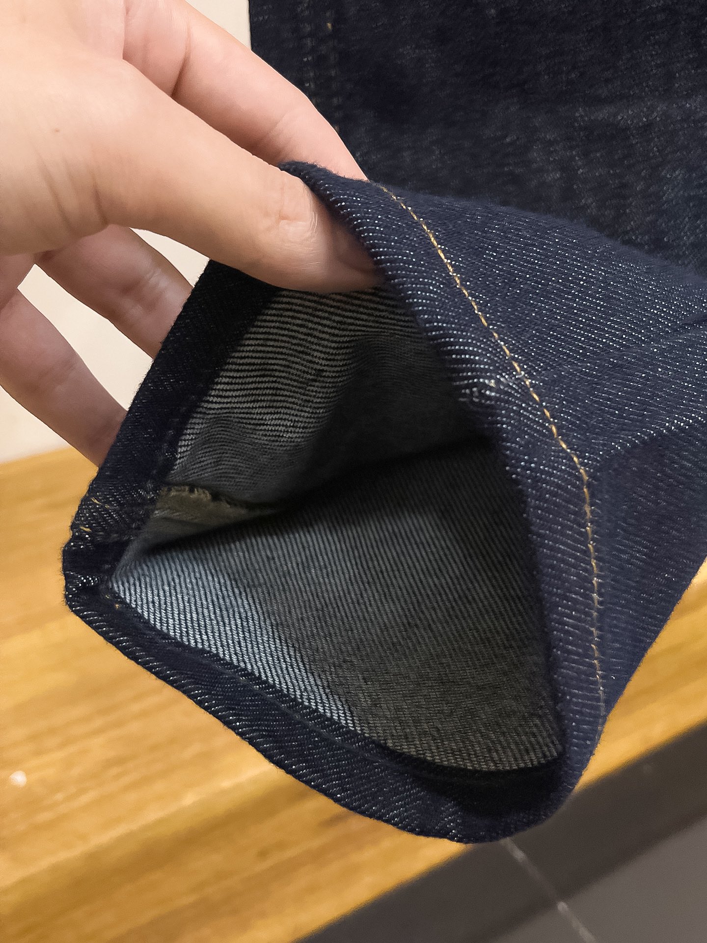 官网专柜同步有售，原单狠货，超级有范儿的一款牛仔裤，定制原版水洗牛仔面料，独特设计，顶级印花工艺字母图案