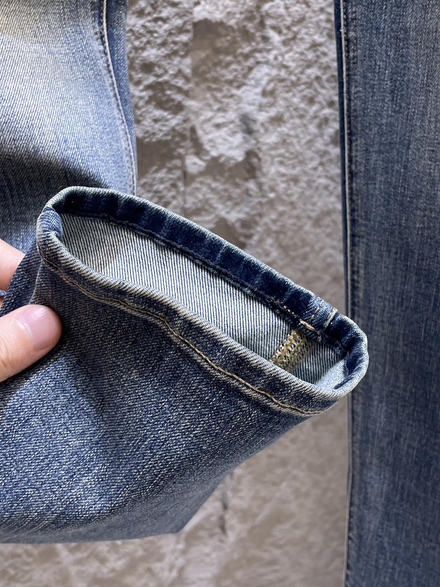 Designer Jeans with High-End Letter Print Logo and Custom Hardware 9 i1754581101 6141 3