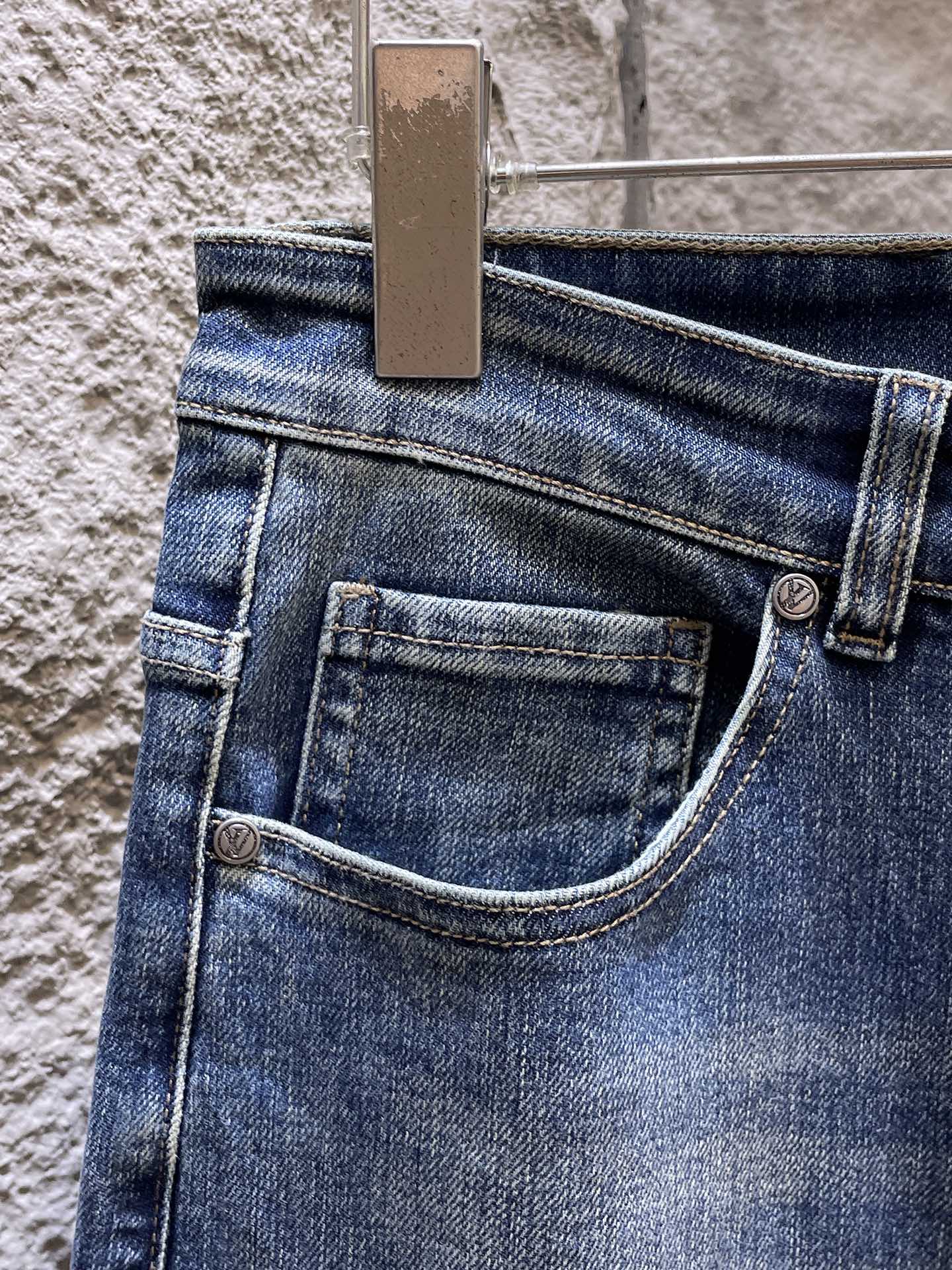 Designer Jeans with High-End Letter Print Logo and Custom Hardware 5 i1754581101 9649 0