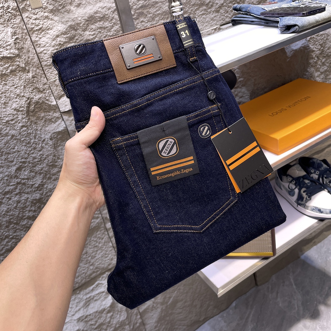 Men's Stylish Jeans with Unique Letter Pattern Logo - Premium Quality & Comfort 10 i1754581316 6197 0