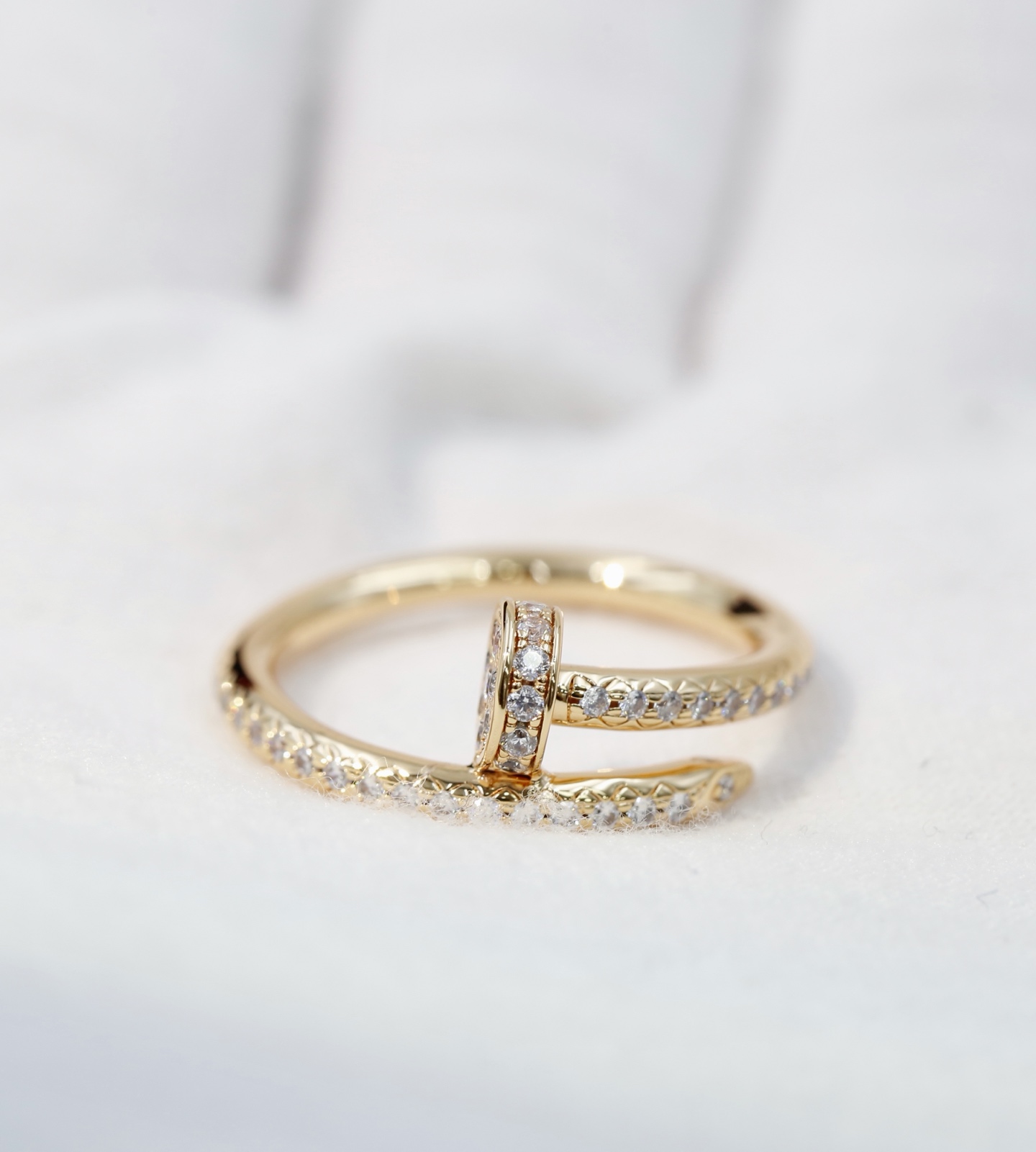 Cartier 卡地亚Juste Un Clou 满钻钉子戒指