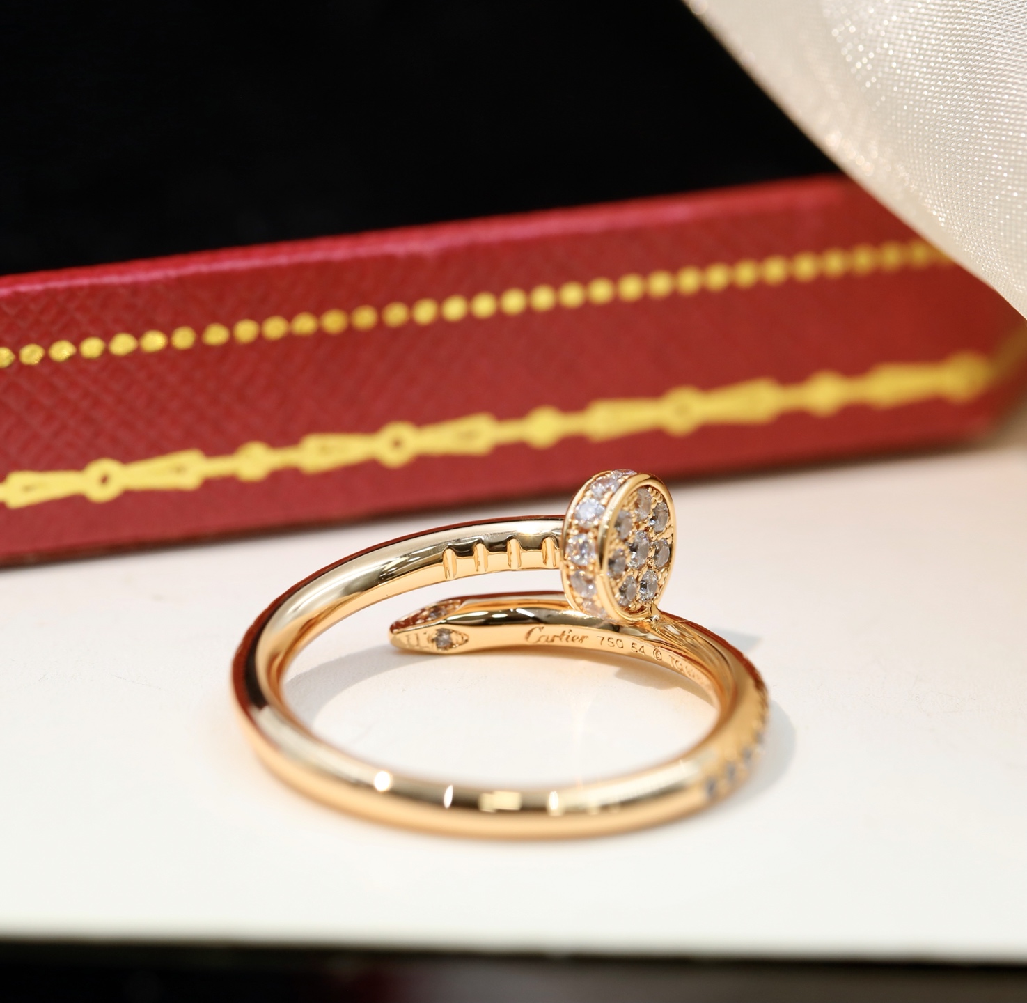 Cartier 卡地亚Juste Un Clou 满钻钉子戒指