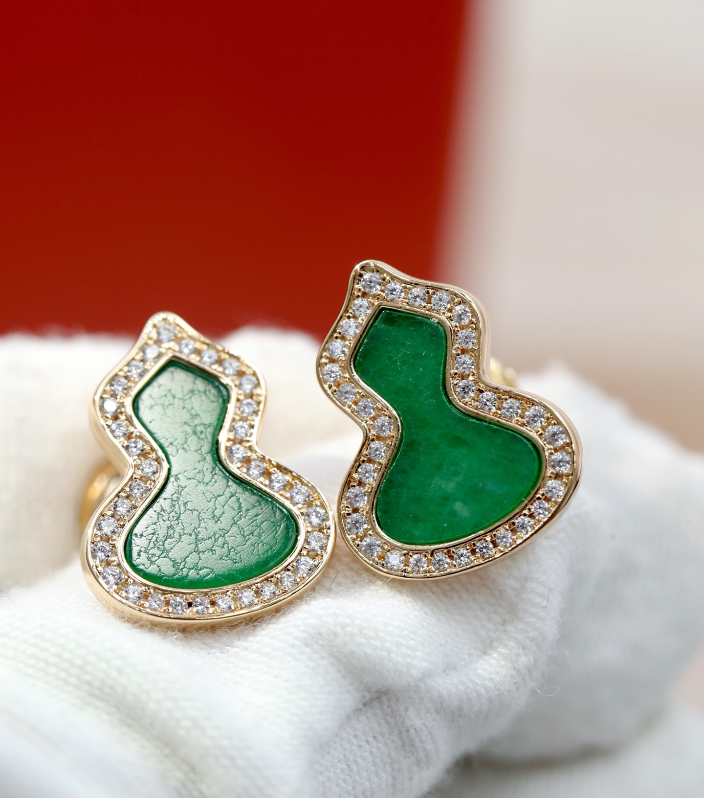 Qeelin 麒麟葫芦中号带钻耳钉