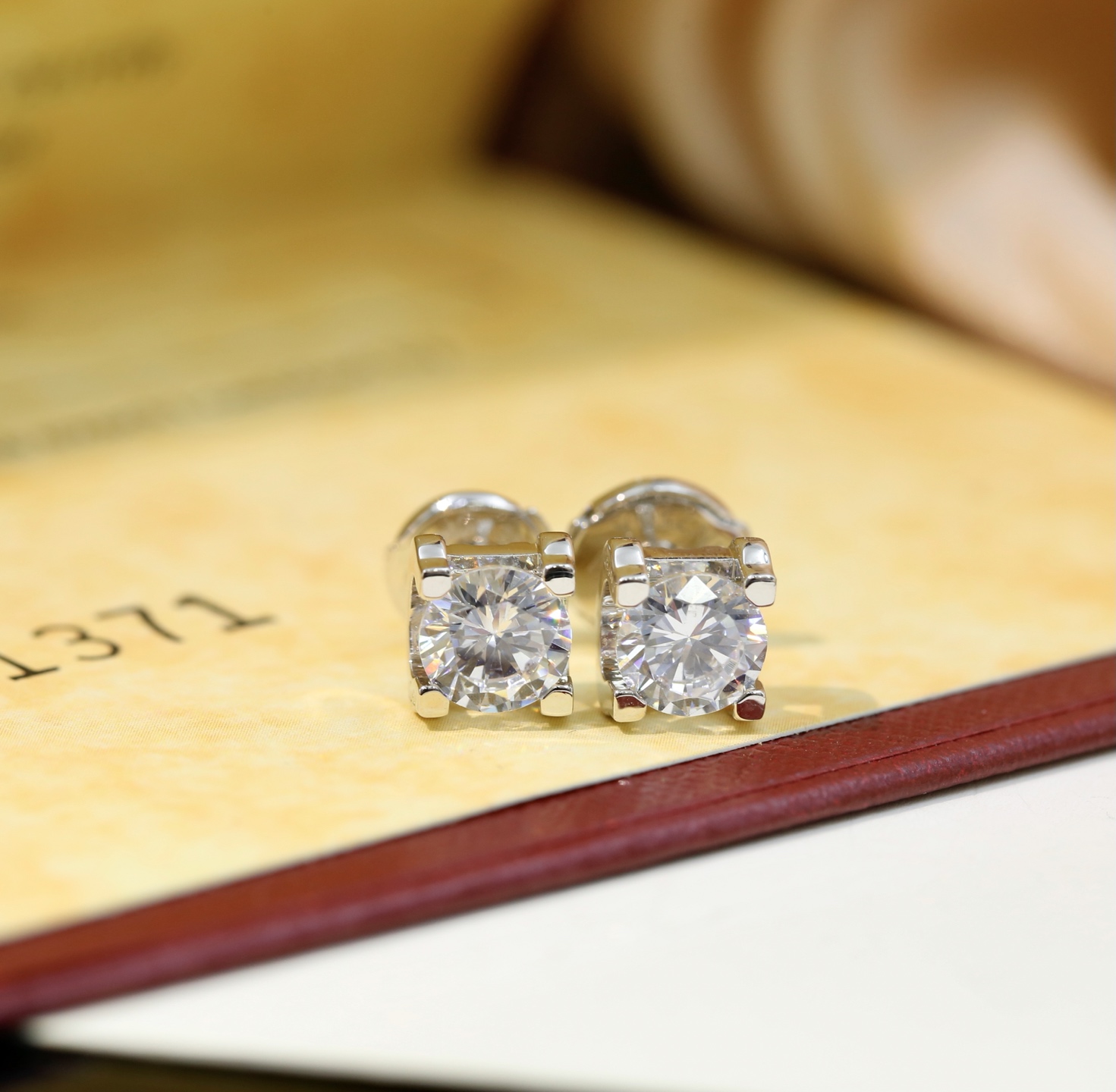 Cartier Cartier牛头钻石耳钉一克拉