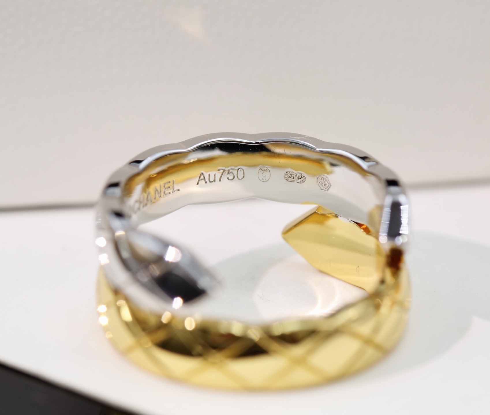 Chanel 双色coco crush菱格戒 get到叠戴感 宽版