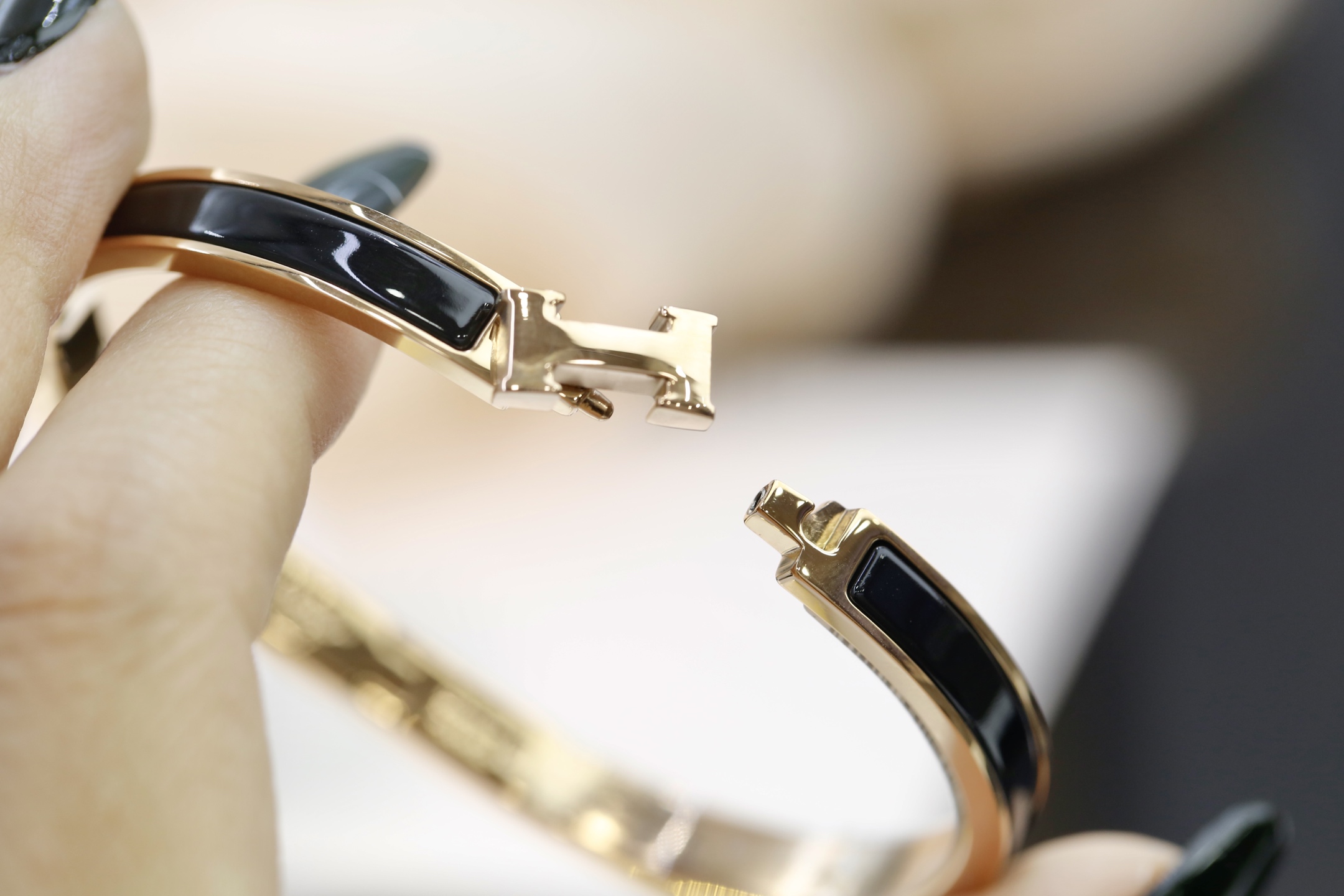 Hermès Hermes 窄版珐琅手镯 多色可选