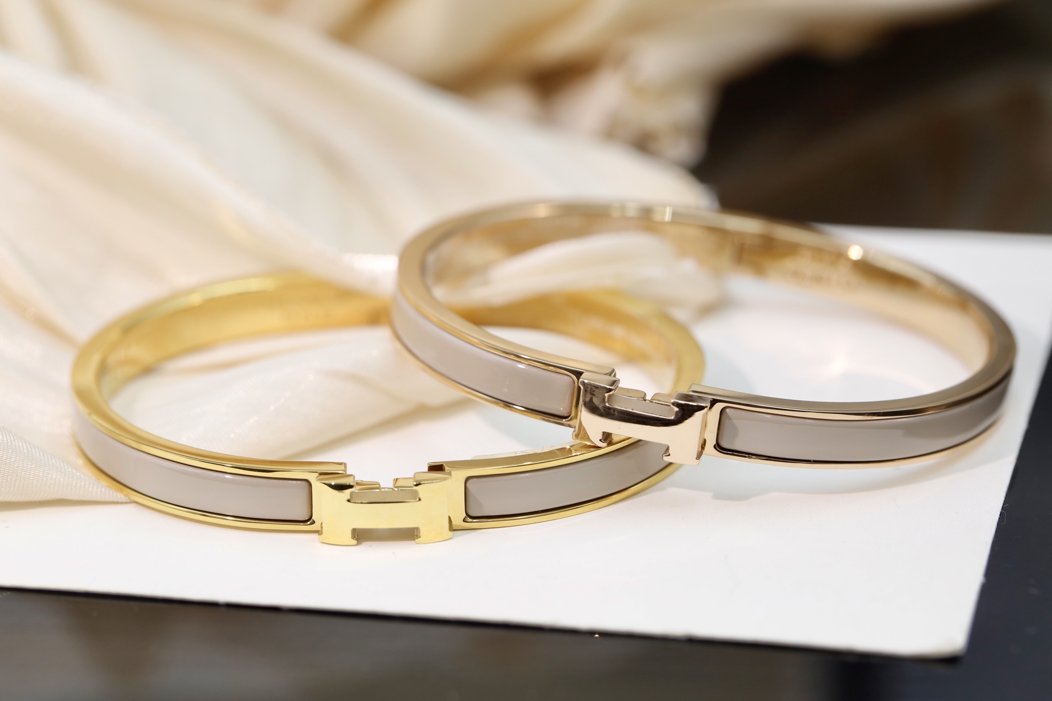 Hermès Hermes 窄版珐琅手镯 多色可选
