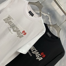 棉上的诗意巴黎艺术刺绣短袖真正的时尚,从不喧哗。它不靠夸张的廓形博取眼球,也不以繁复的堆砌彰显价值,而是 棉上的诗意巴黎艺术刺绣短袖真正的时尚,从不喧哗。它不靠夸张的廓形博取眼球,也不以繁复的堆砌彰显价值,而是