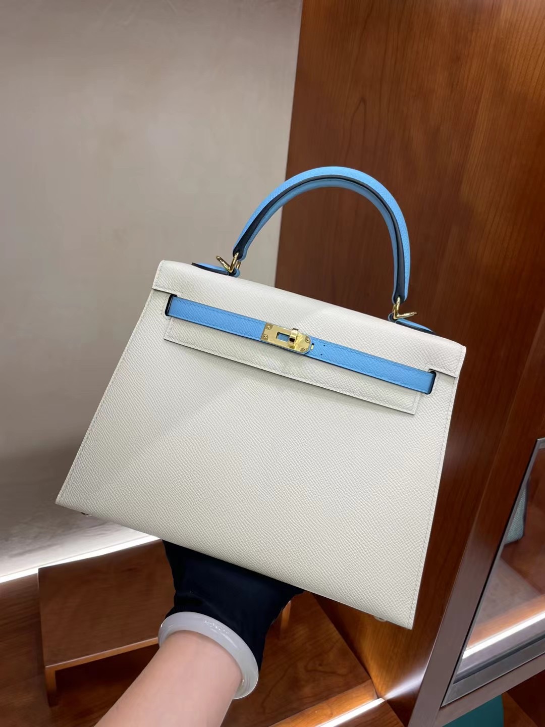 NO:811699,kelly 25cm epsom leather color block craie 10 milkshake white/Blue du nord northern blue, Hermes, hermes, Hermes,19860909kelly 25cm epsom皮 拼色 craie 10奶昔白/Blue du nord 北方蓝,爱马仕,hermes,Hermes,,Bag