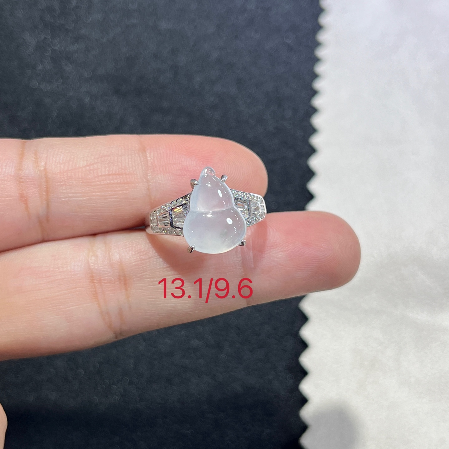 Myanmar Jade Silver-Set Gourd Ring