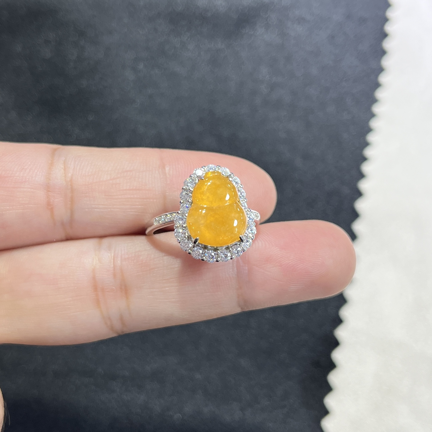 Myanmar Jade Silver-Set Yellow Jade Gourd Ring 2