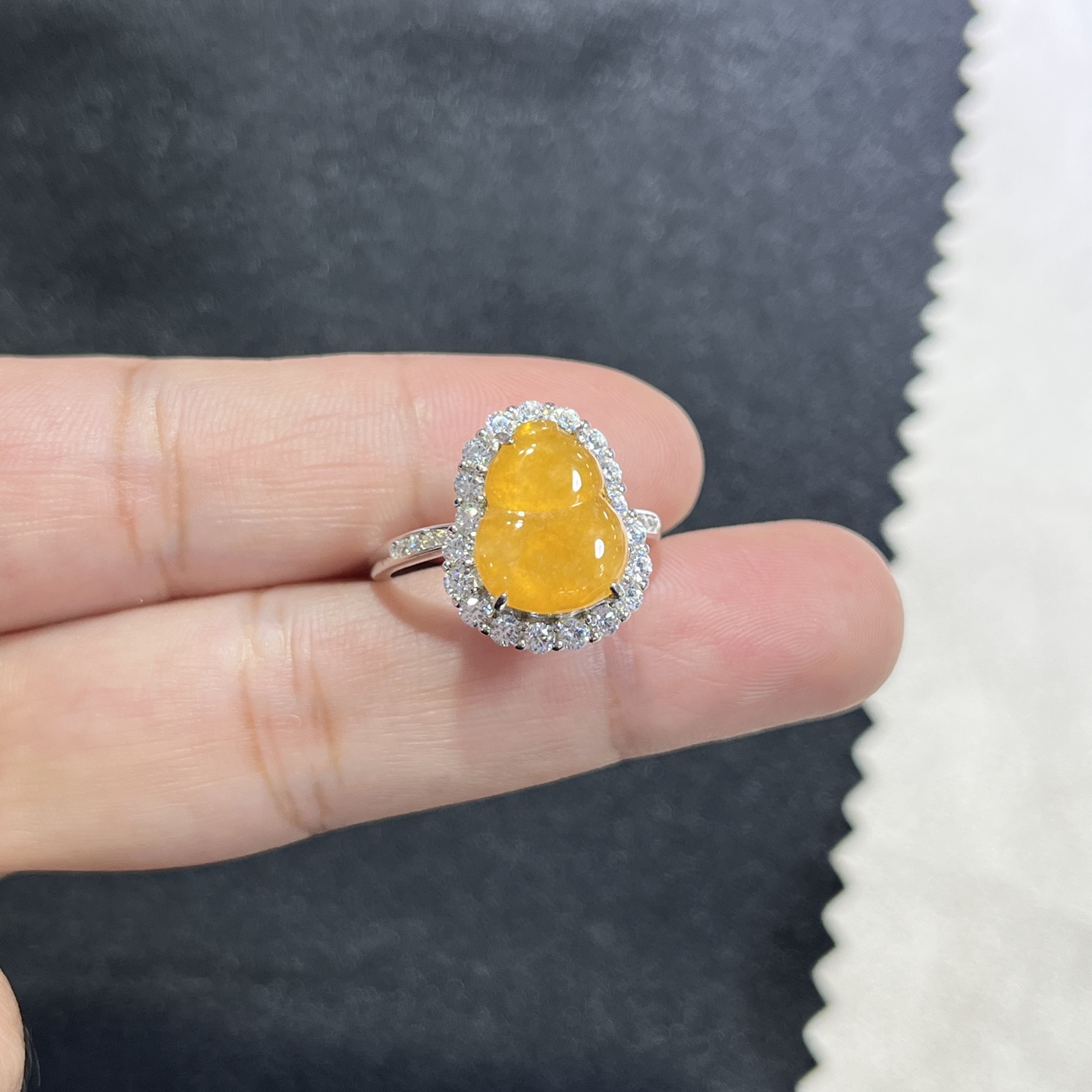 Myanmar Jade Silver-Set Yellow Jade Gourd Ring 3